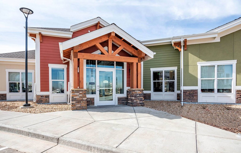 North Range Crossings_Leasing Office Exterior 