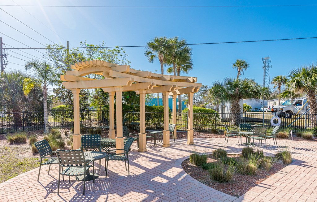 Dominium-Oak Meadows-Pergola