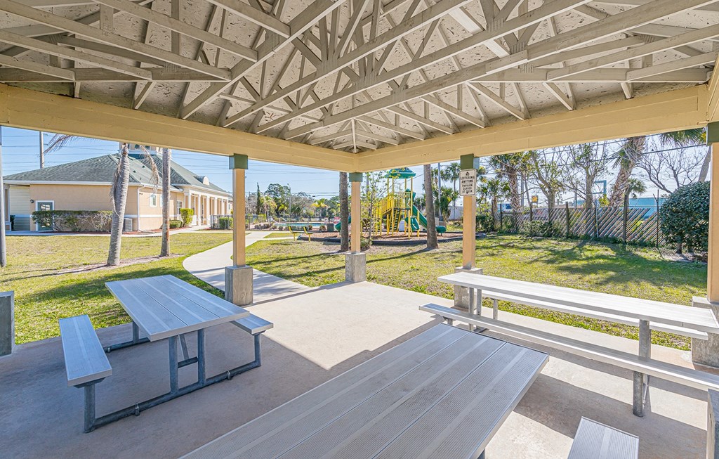 Dominium-Oak Meadows-Picnic Pavilion