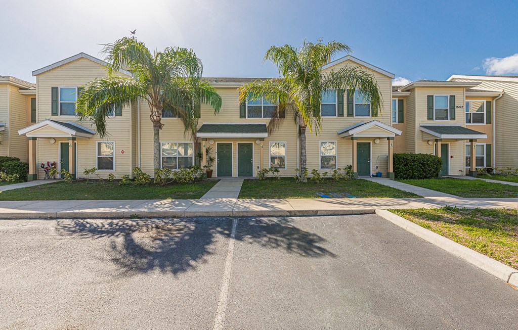 Dominium-Oak Meadows-Exterior