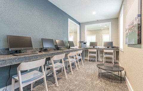 Oaks at New Hope_Business Center