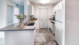 Dominium-Oaks at St John-Staged Kitchen