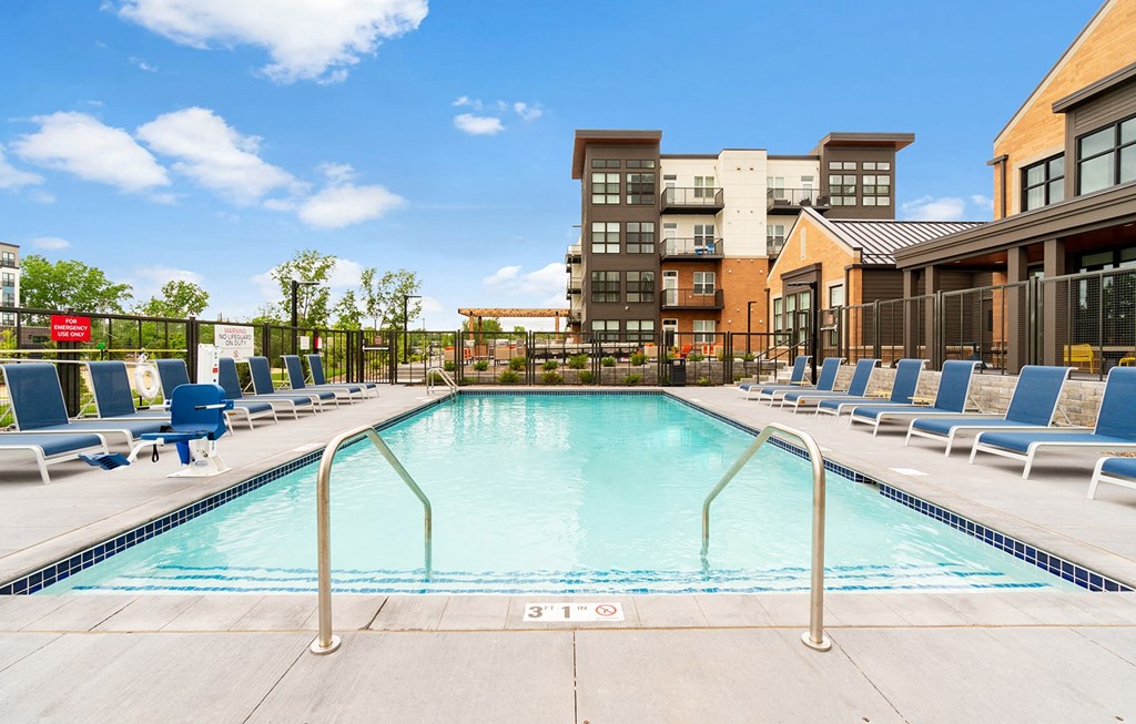 Dominium-Oasis at Twin Lakes-Pool