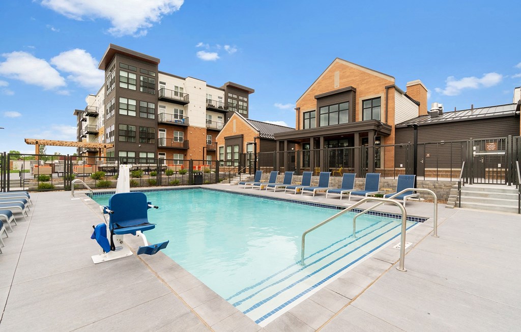 Dominium-Oasis at Twin Lakes-Pool