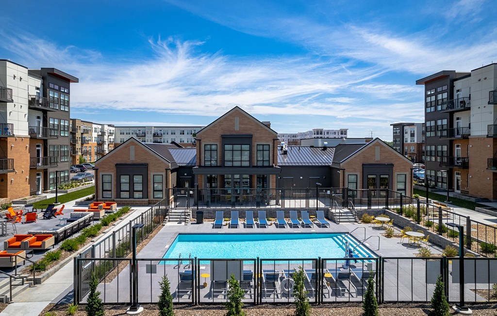 Dominium-Oasis at Twin Lakes-Pool Aerial