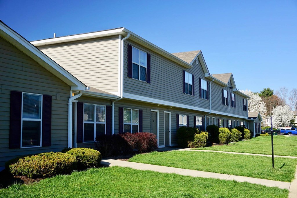 Exterior at Olive Branch Townhomes, Batavia, OH