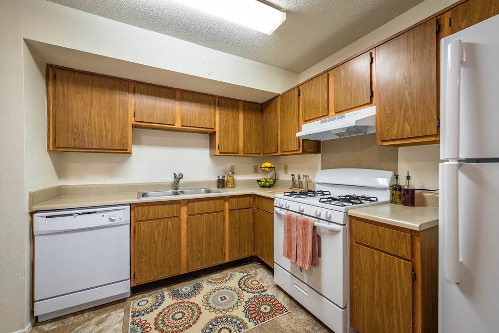 Kitchen Appliances at Olive Branch Townhomes, Batavia, OH 45103