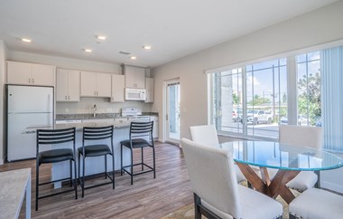 Dining And Kitchen at Osprey Park 62+ Apartments, Kissimmee, 34758 - Photo Gallery 2