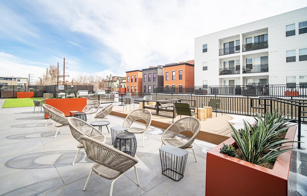 Dominium-Park Avenue West-Patio at Park Avenue West, Denver Colorado
