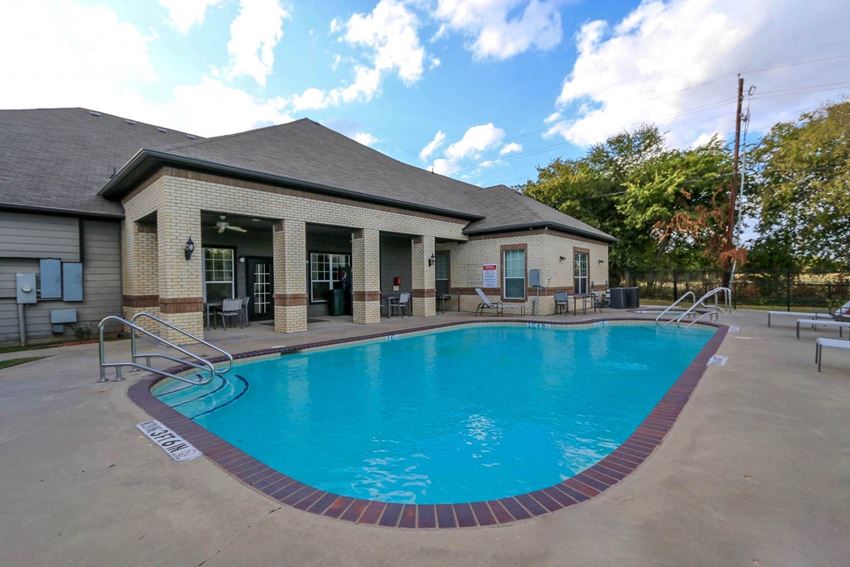 Park Manor_Outdoor Pool