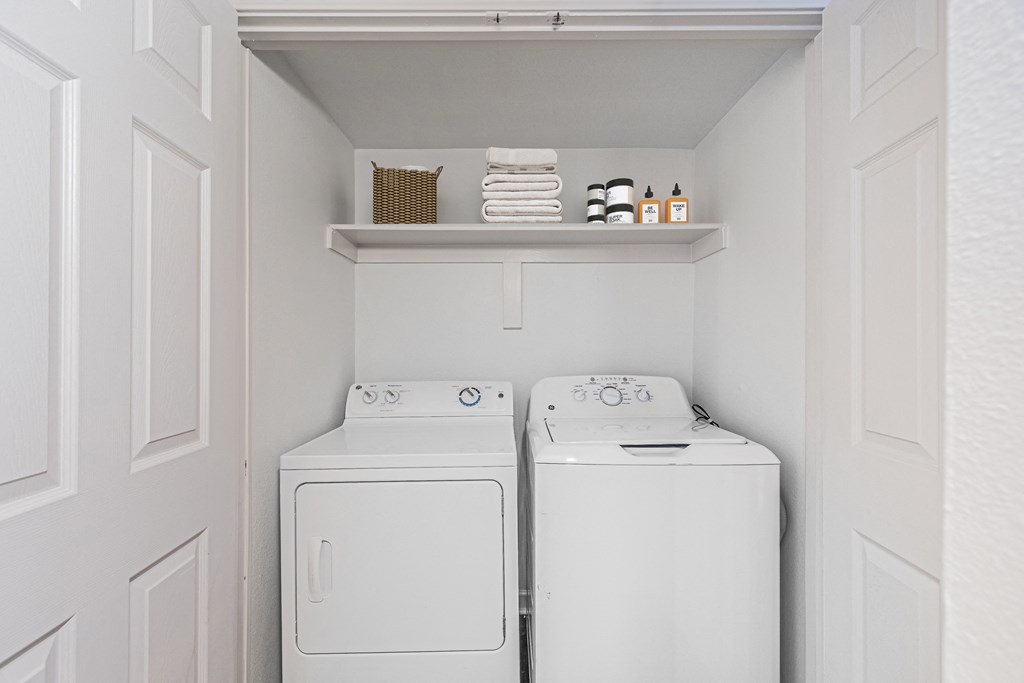 Dominium-Park-Manor-Staged-Laundry-WEB.jpg