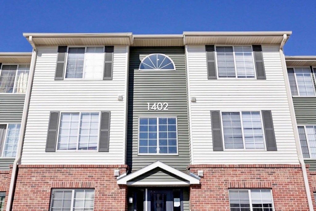 Pine Tree_Property Exterior