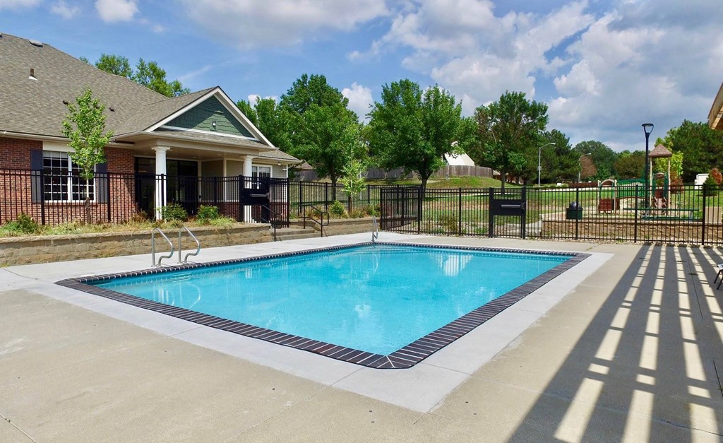 Pine Tree_Outdoor Pool