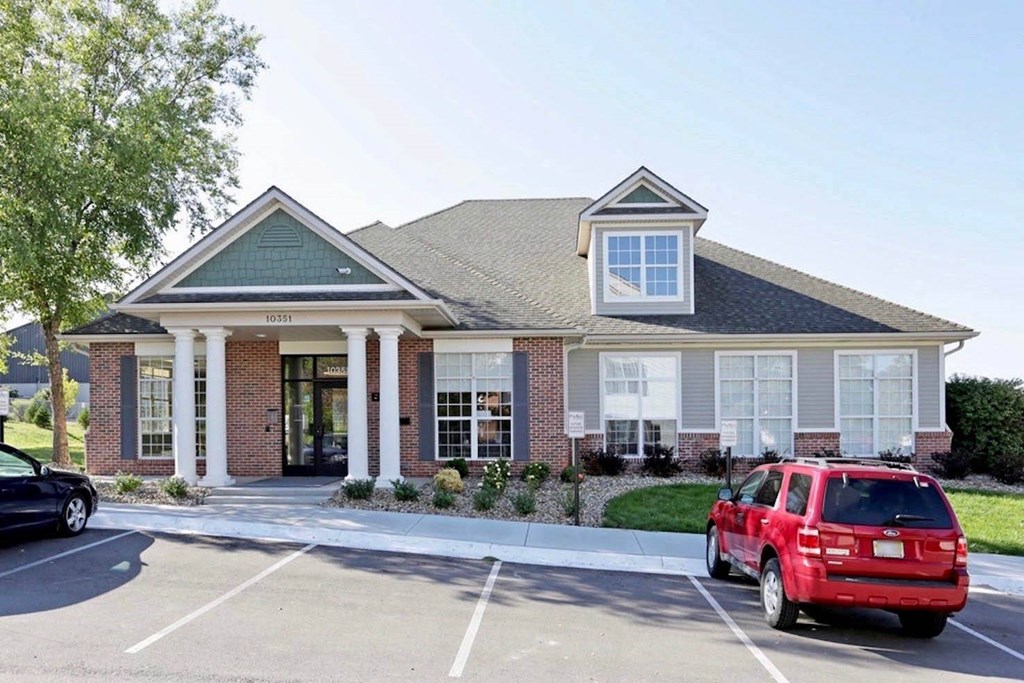 Pine Tree_Leasing Office Exterior 