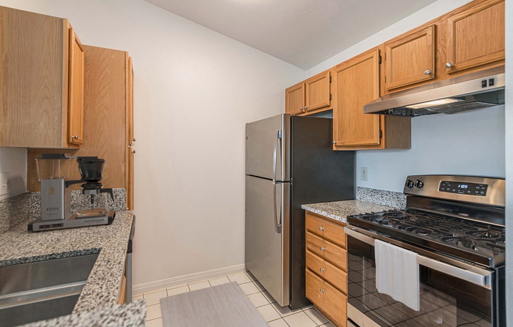 Dominium-Pinewood-Virtually Staged Kitchen