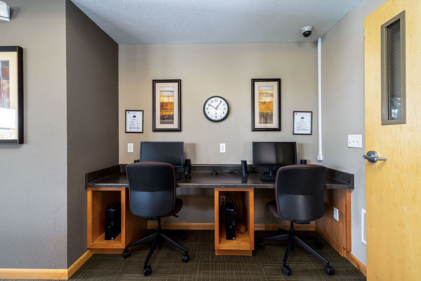 Prairie Winds_Business Center