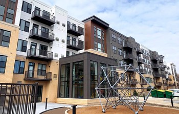 10987 Bren Road East 1-3 Beds Apartment, Affordable for Rent - Photo Gallery 5