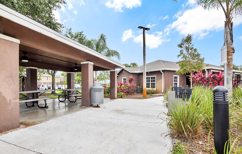 Dominium-Regency Gardens-Picnic Area