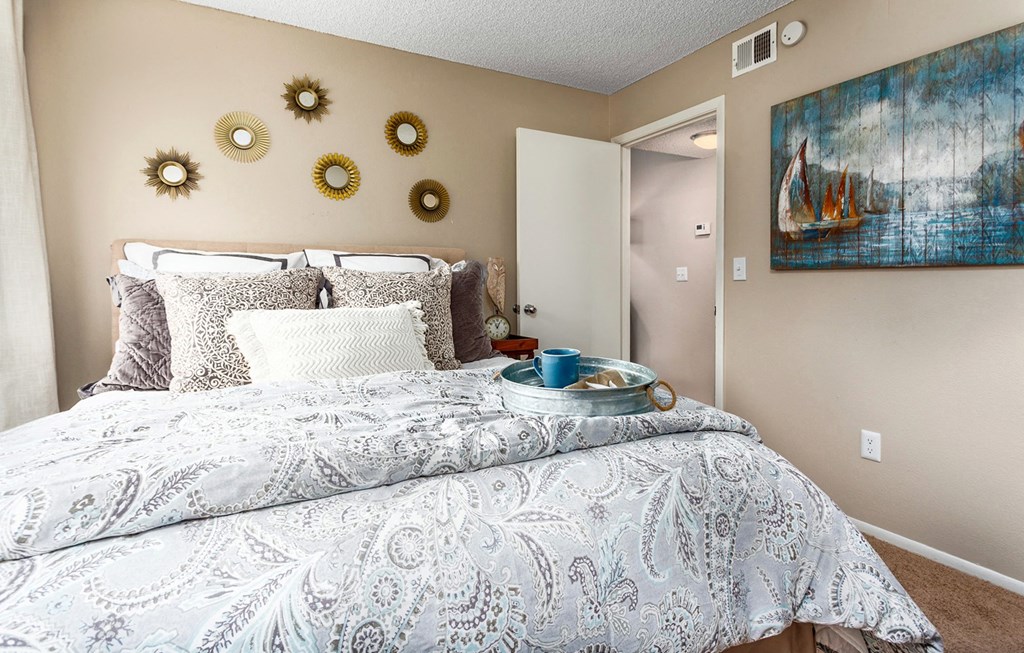 Dominium-Regency Gardens-Bedroom