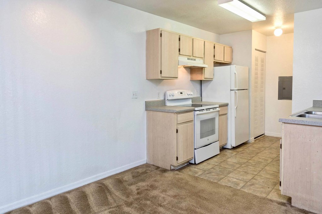 River Trace_Empty Kitchen