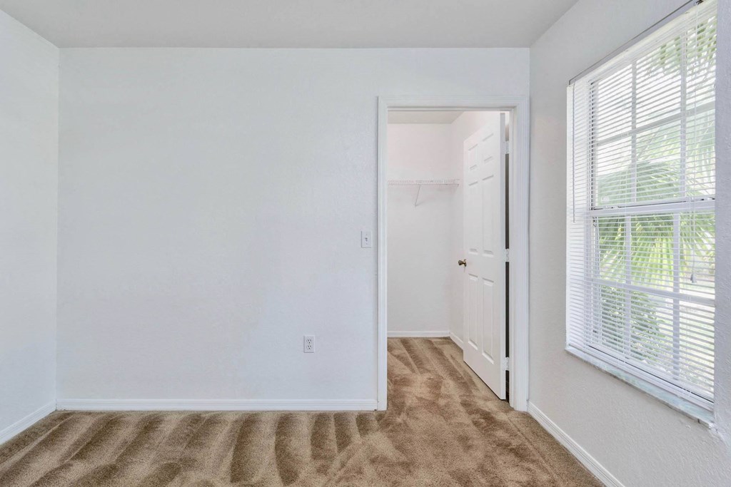 River Trace_Empty Bedroom