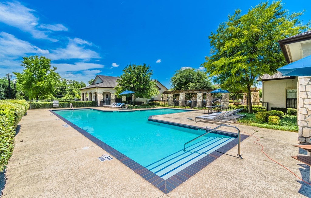 Dominium-Riverstation-Pool at Riverstation, Dallas Texas