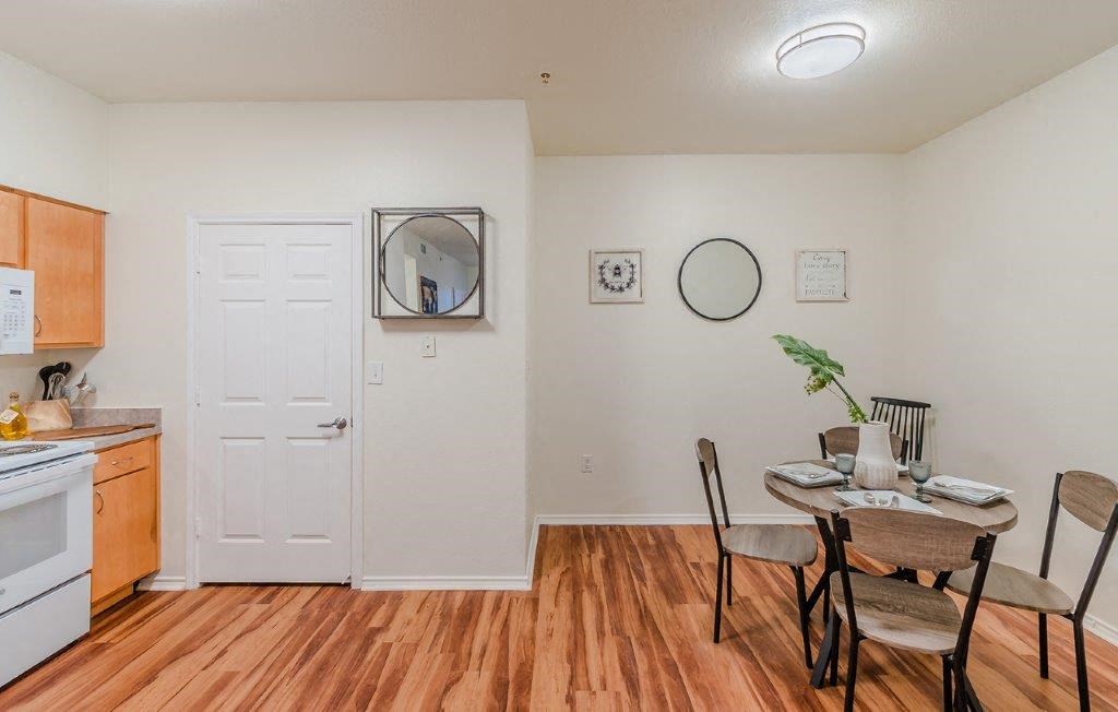 Dominium-Riverstation-New Model Kitchen and Dining Room at Riverstation, Dallas Texas