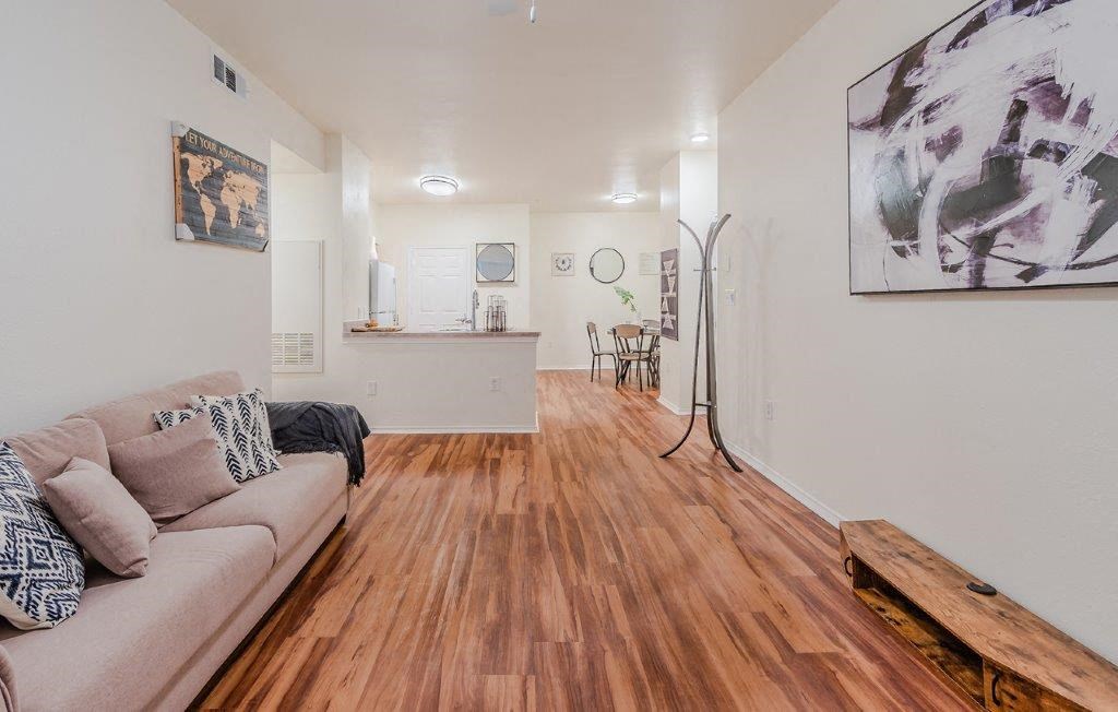 Dominium-Riverstation-New Model Apt Overview at Riverstation, Dallas, TX