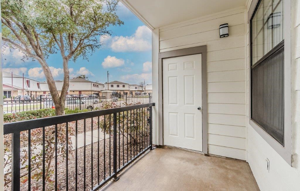 Dominium-Riverstation-New Balcony at Riverstation, Dallas Texas