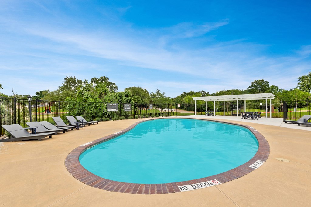 Dominium-SandyCreek-Pool Dominium-SandyCreek-Pool at Sandy Creek Apartmentss, Bryan, TX