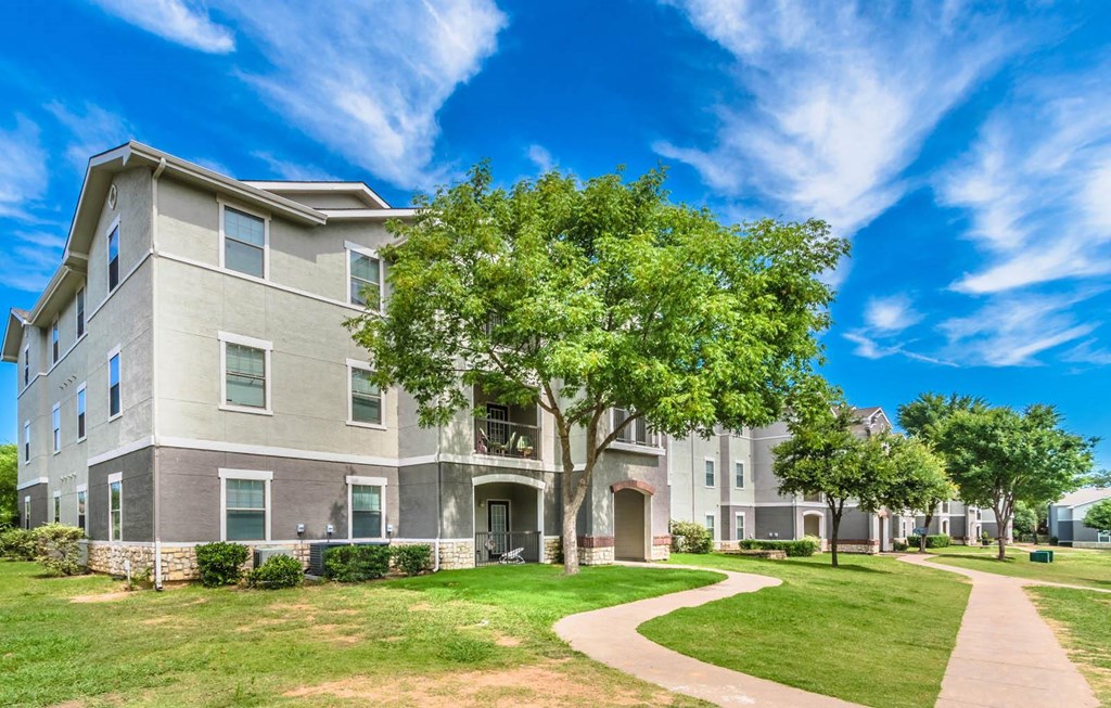 Signature at Southern Oaks_Property Exterior