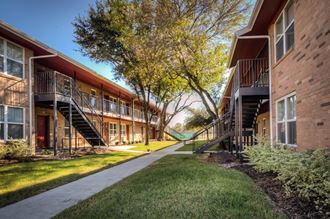 Silver Glen_Property Exterior