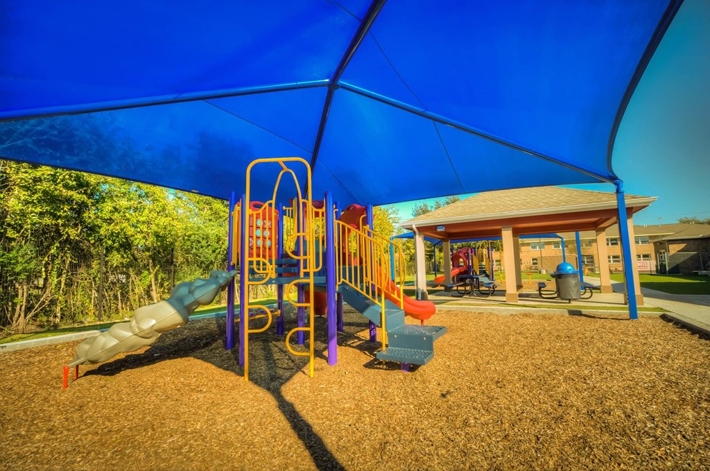 Silver Glen_Outdoor Playground