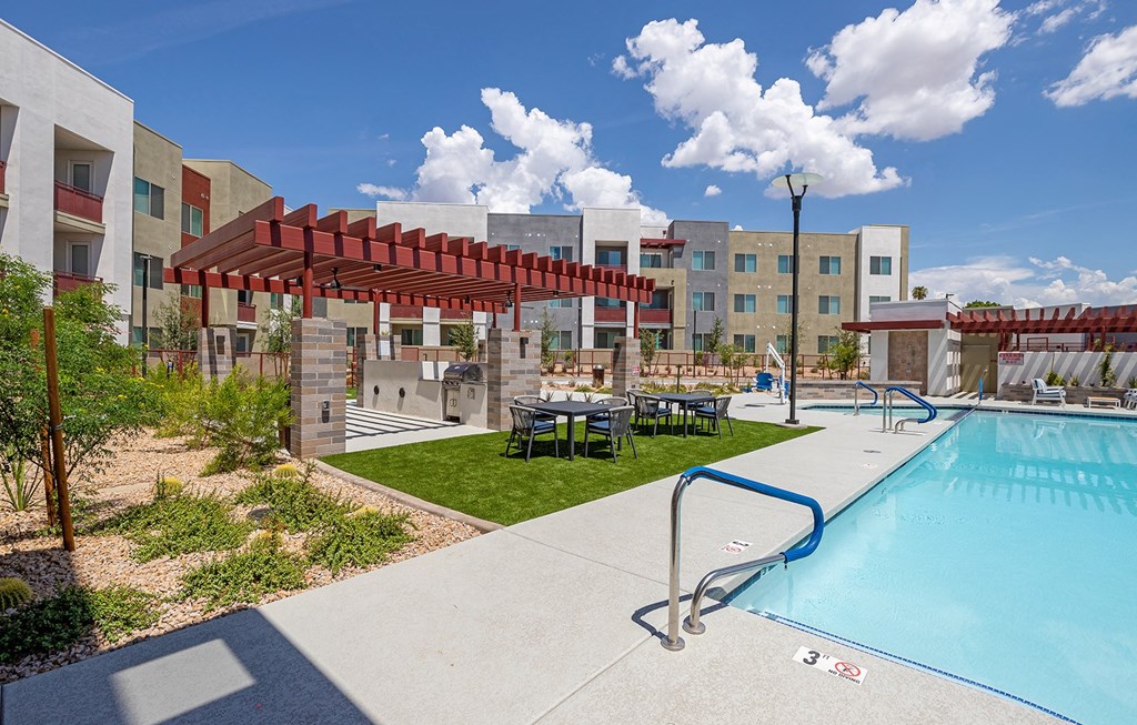 Dominium-Solstice of Mesa-Picnic and Grilling Area