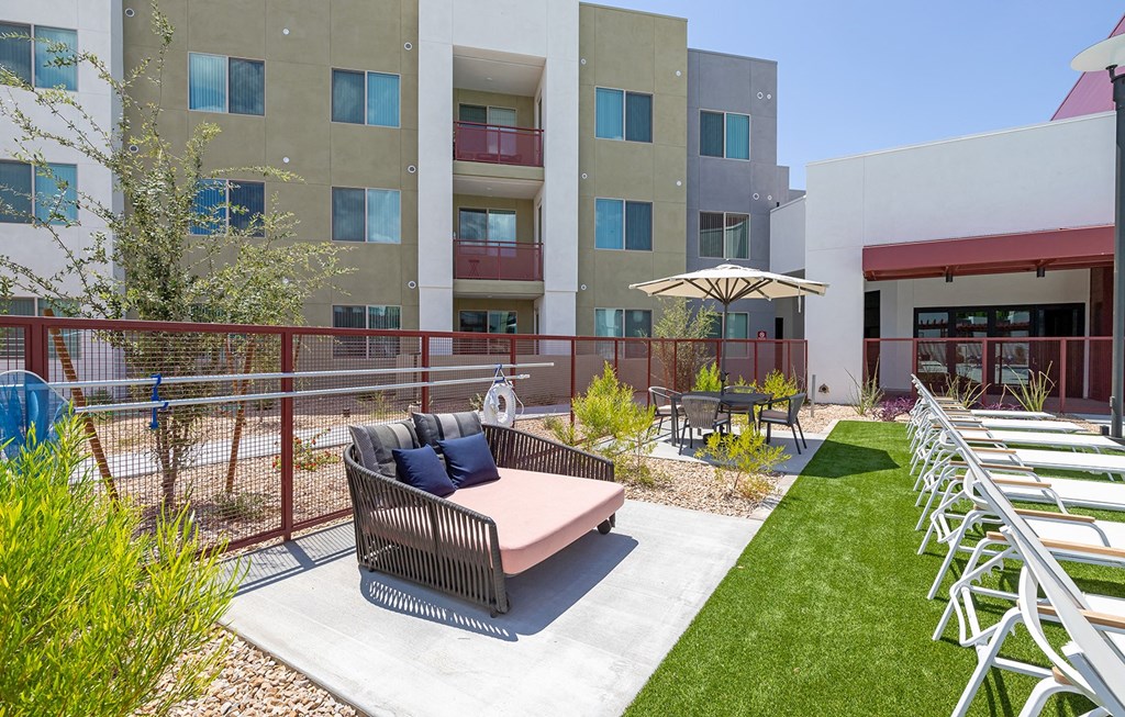 Dominium-Solstice of Mesa-Pool Deck