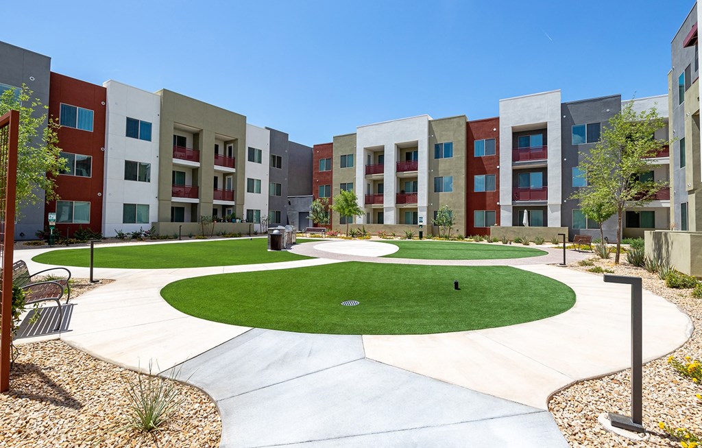 Dominium-Solstice of Mesa-Courtyard