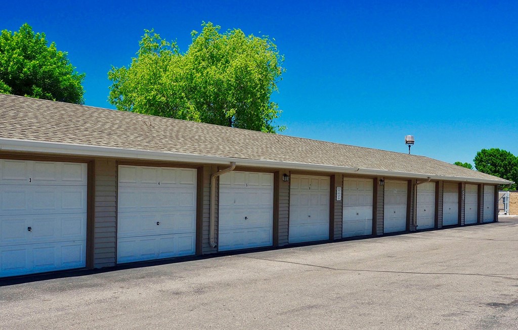 Dominium-Somerset Properties-Garage