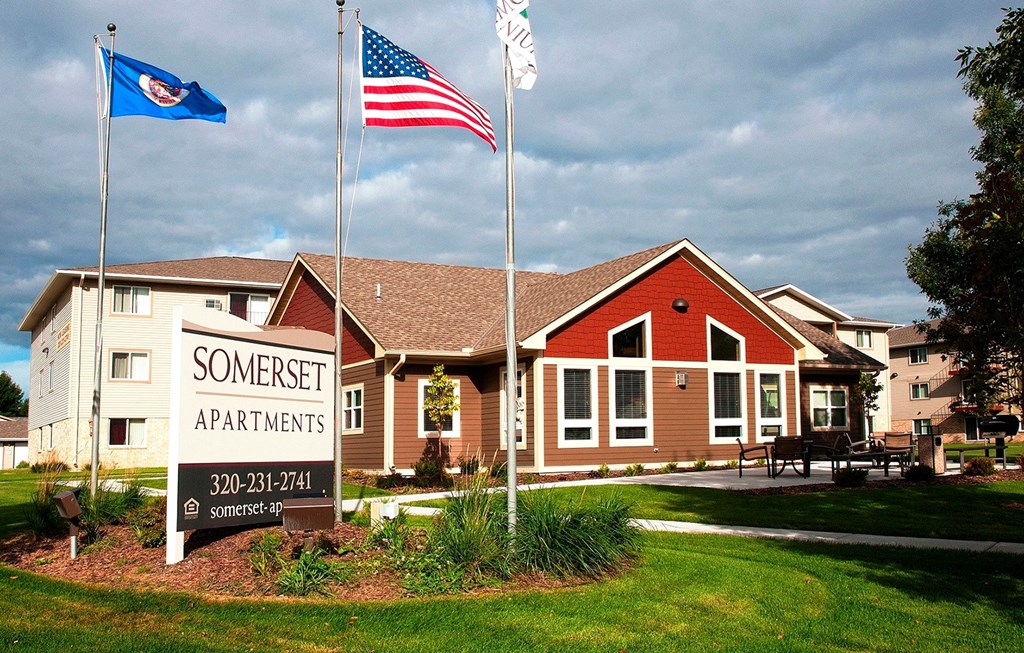 Dominium-Somerset Properties-Exterior