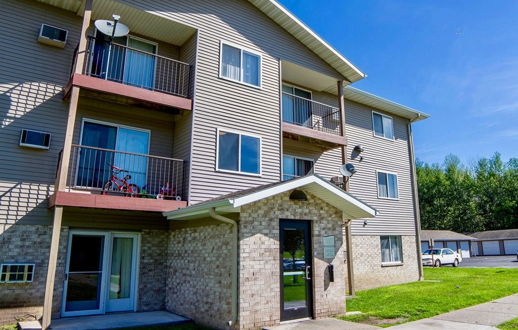 Dominium-Somerset Properties-Exterior