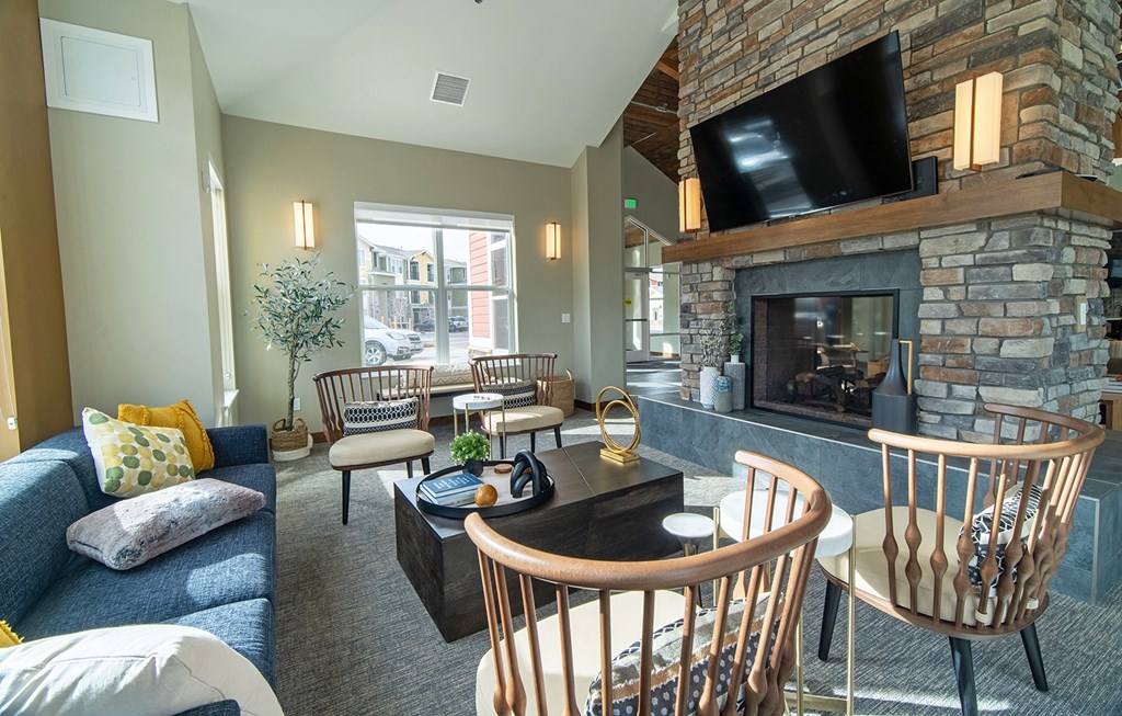 Dominium-South Range Crossings-Community Room