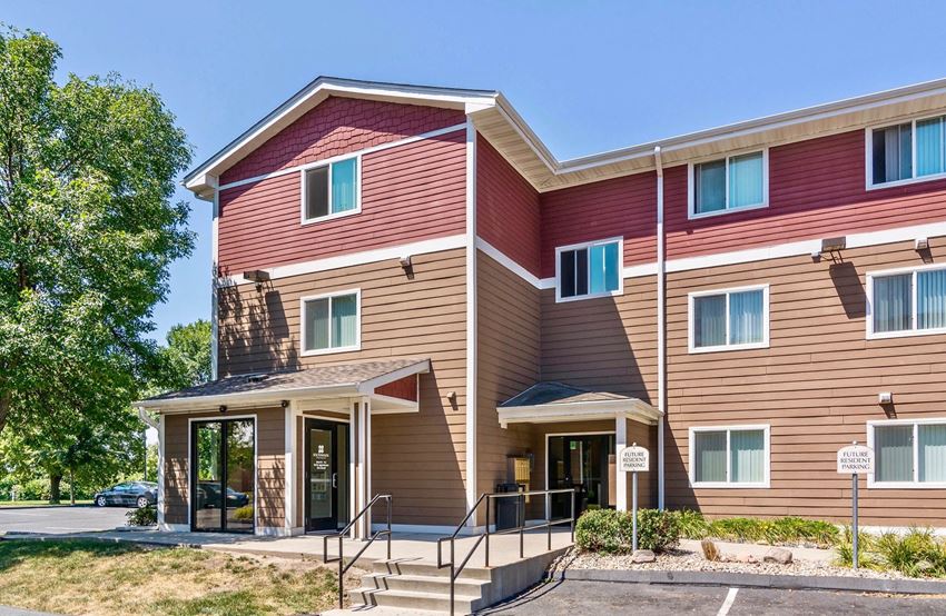 Southwinds_Leasing Office Exterior - Photo Gallery