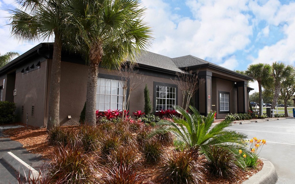 St. Cloud Village_Leasing Center Exterior