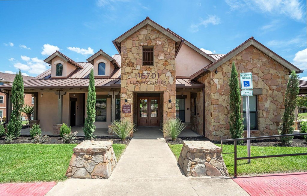 Leasing Office Exterior at Stoneridge Apartments, Pflugerville