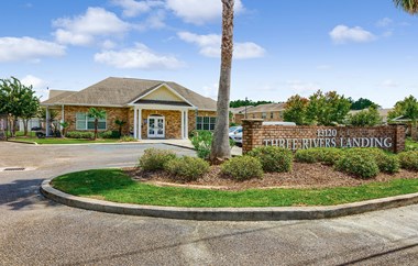 Dominium-Three Rivers Landing-Leasing Office