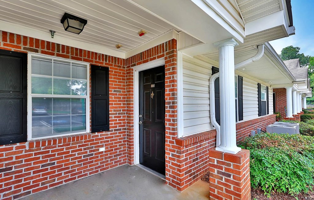 Valley Hill_Apt Exterior