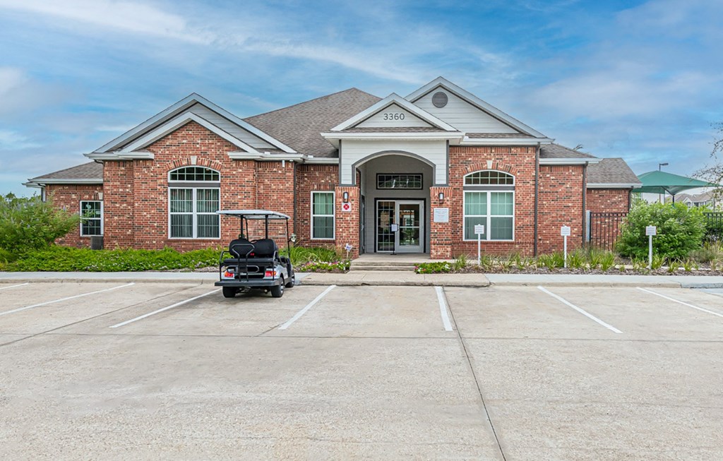 Leasing Office Exterior at Vermillion Apartments, Texas, 77021