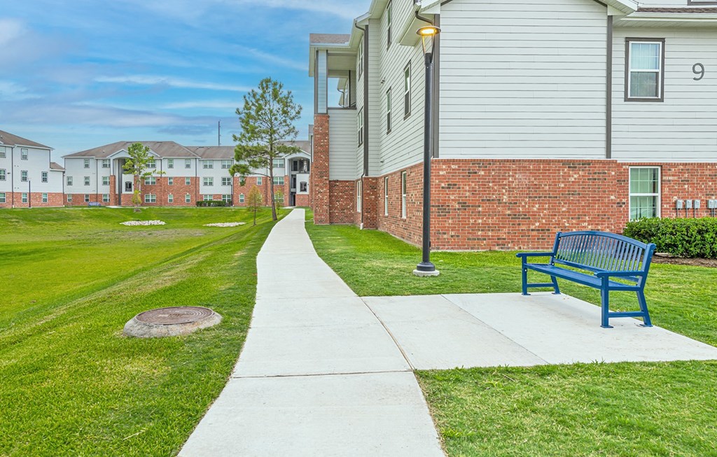 Lush Green Outdoor at Vermillion Apartments, Houston