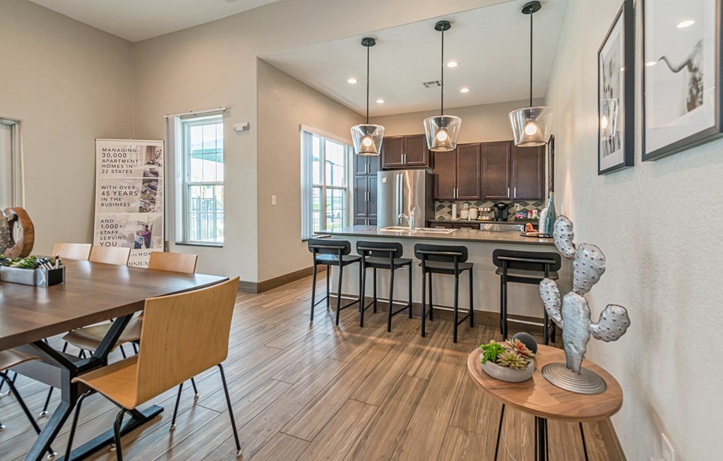 Dining And Kitchen at Vermillion Apartments, Texas, 77021