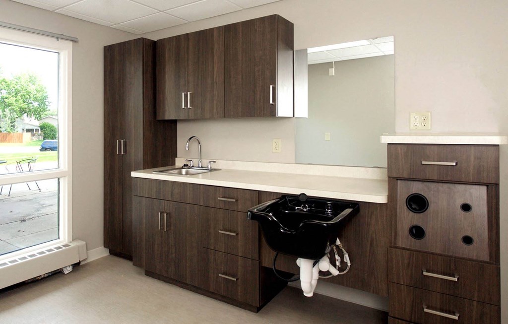 Village Green_Beauty Salon