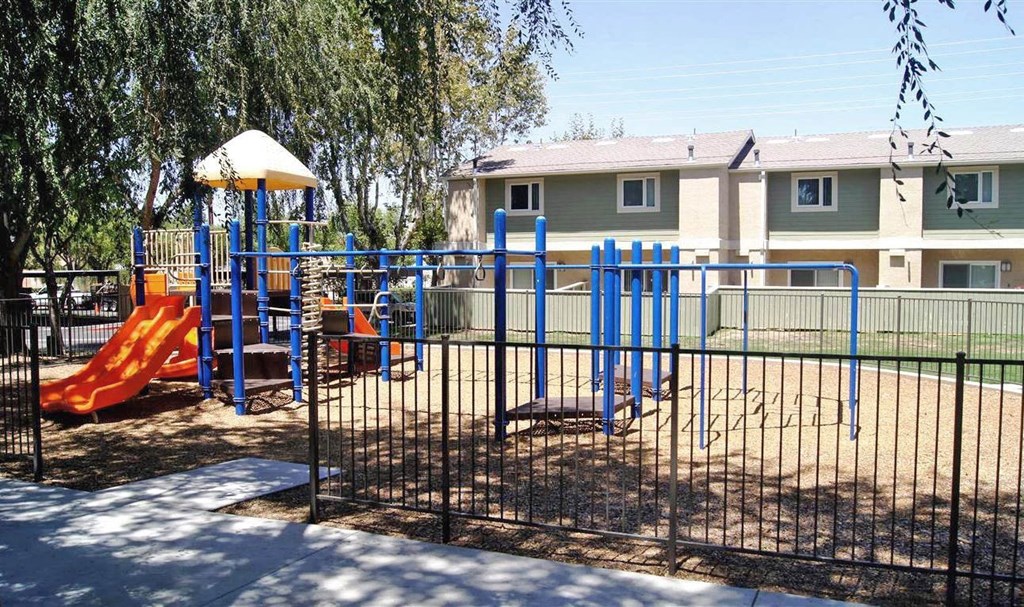 Village Meadows_Playground